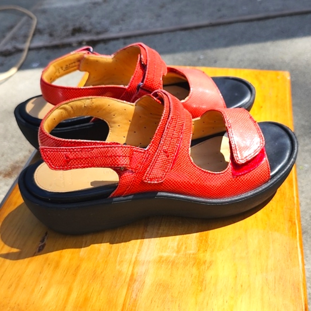 Red Sandals - Picture 6 of 8